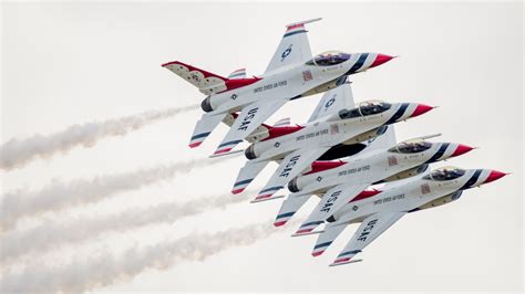 10 Incredible Airshows Every Aviation Enthusiast Must See At Least Once 10 Incredible Airshows Every Aviation Enthusiast Must See At Least Once