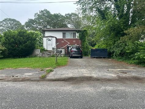 1181 Ocean Avenue Bay Shore Ny 11706 Suffolk County Auction Com