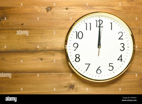 12Pm 12Am Hi Res Stock Photography And Images Alamy