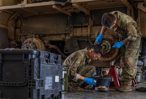 183 Us Army Mechanic Stock Videos Footage Amp 4K Video Clips Getty Images