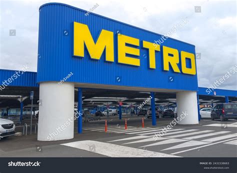 24 Thousand Cash Carry Royalty Free Images Stock Photos Pictures Shutterstock