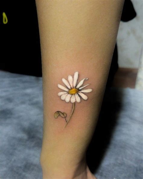 60 Best Daisy Tattoo Ideas Amp All You Must Know About Them Inkmatch