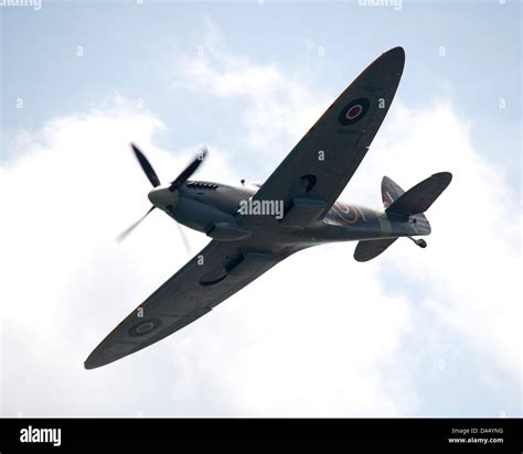 A World War Two Spitfire Fighter Plane Stock Photo Alamy A World War Two Spitfire Fighter Plane Stock Photo Alamy