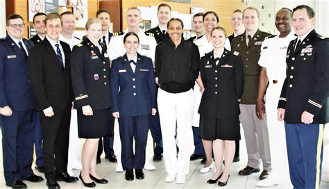 Avon Resident Earns Award As Nurse At Walter Reed Army Medical Center