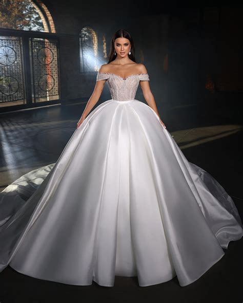 Best Ball Gown Wedding Dress Styles Trends 2023