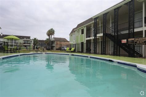 Casa Verde Apartments: Premium Urban Living Experience