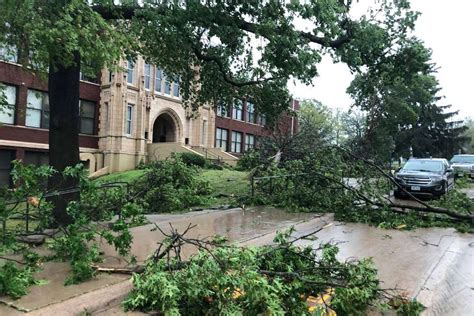 Cedar Rapids Schools To Start On Sept 21 With Majority Of Middle And High School Students Online Little Village Cedar Rapids Schools To Start On Sept 21 With Majority Of Middle And High School Students Online Little Village