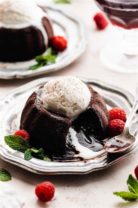 Chocolate Molten Lava Cake Chocolate Molten Lava Cake