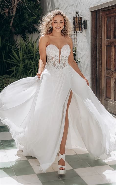 Best Fitted Wedding Dress With Slit Ideas