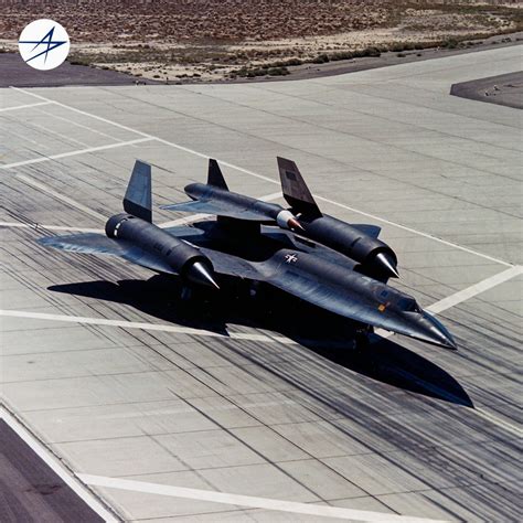 Flying Atop Sr 71 Blackbird Meet Us Amp 39 Top Secret Spy Drone That No One