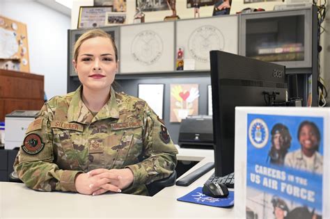 From Recruit To Recruiter Staff Sgt Alyson Silidker Amp Gt Air Force