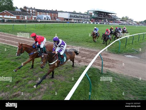 Horses Go Around The Bend In The Racinguk Live On Youview 231 Mares Horses Go Around The Bend In The Racinguk Live On Youview 231 Mares