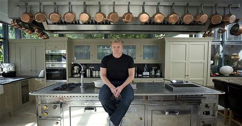 How 5 Celebrity Chefs Make The Most Of Their Home Kitchens How 5 Celebrity Chefs Make The Most Of Their Home Kitchens