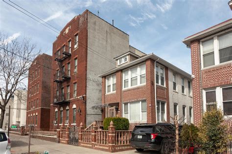Is East Flatbush A Good Place To Live In Brooklyn Ny Neighborhood Guide By Apartments Com