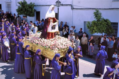 Discover La Semana Santa Traditions: An Unforgettable Spanish Celebration