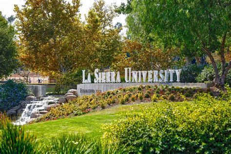 La Sierra University U S