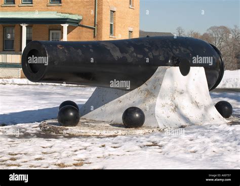 Large Cannon At Fort Hancock In Sandy Hook Nj Usa Stock Photo Alamy