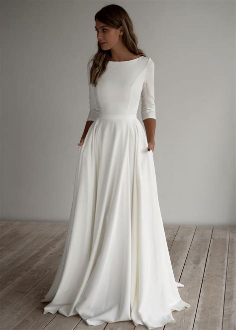 Best Long Sleeve Simple Wedding Dress Ideas