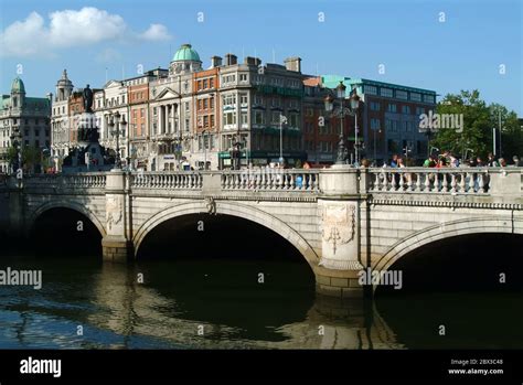 O Amp 39 Connell Bridge Droichead U Chonaill River Liffey Dublin Baile
