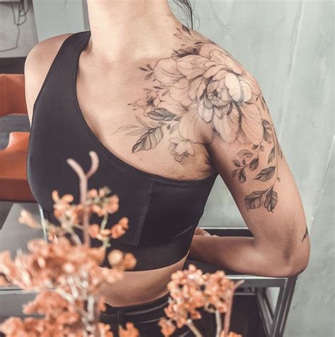 Pin By Gilbert Samantha Rojas On Tattoo Floral Tattoo Shoulder