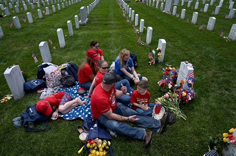 Public Swarms Arlington National Cemetery On Memorial Day For The First Time Since The Pandemic The Washington Post