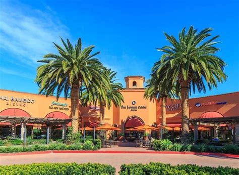 Best Shopping Centers in Irvine CA