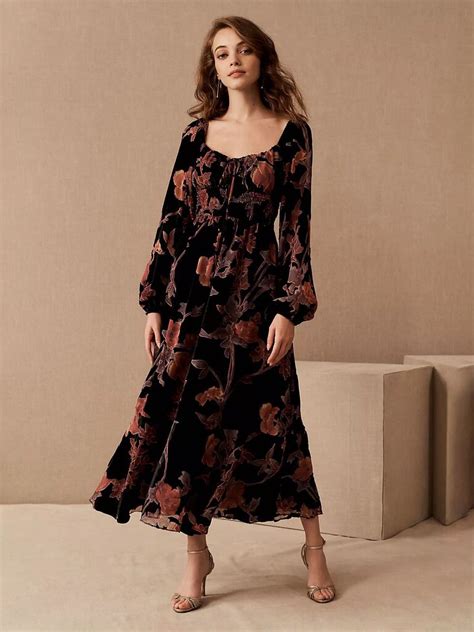 Chic Velvet Wedding Guest Dresses for 2023
