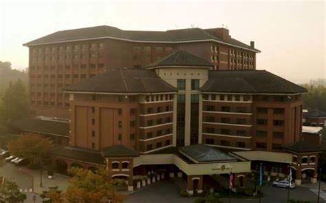 Video Historic Dragon Hill Lodge In Korea Stripes Korea