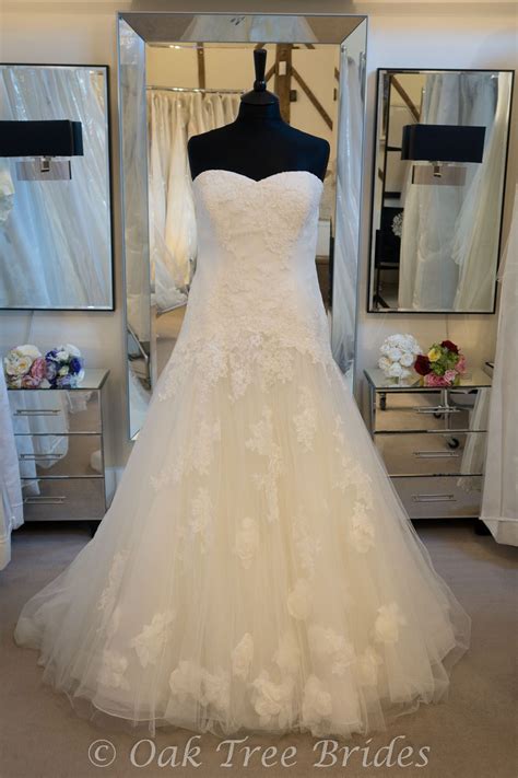 Ultimate Guide: Wedding Dress Size 20 Secrets!
