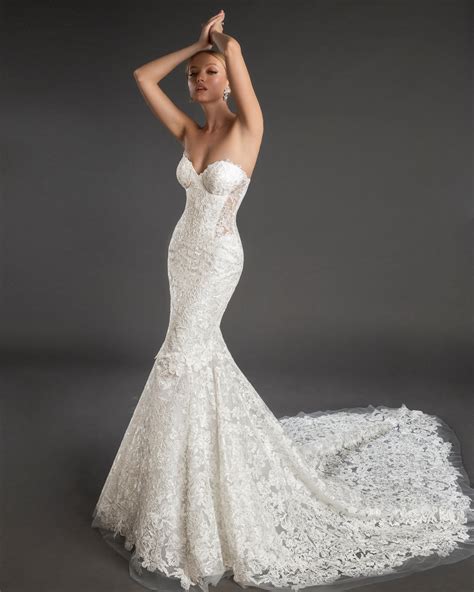 Mermaid strapless wedding dresses revealed!