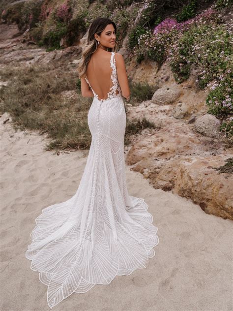 Trendy Wedding Dresses Open Back Designs