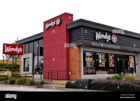 Wendy Amp 39 S Fast Food Restaurant In Eureka California Stock Photo Alamy Wendy Amp 39 S Fast Food Restaurant In Eureka California Stock Photo Alamy